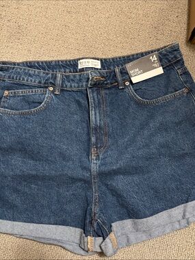Women’s shorts/ Mom shorts